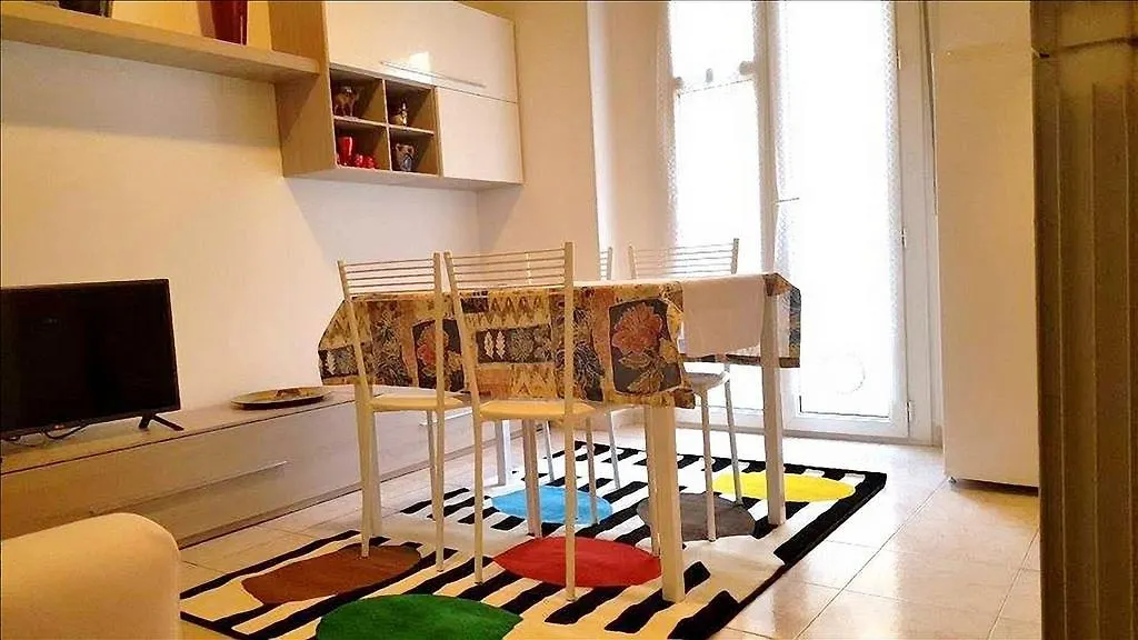 Rogoredo Apartments ميلان 0*,